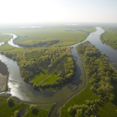Saale-river-(left-side)-flowing-into-the-Elbe-river-(Photo-by-A.-Künzelmann,-UFZ)